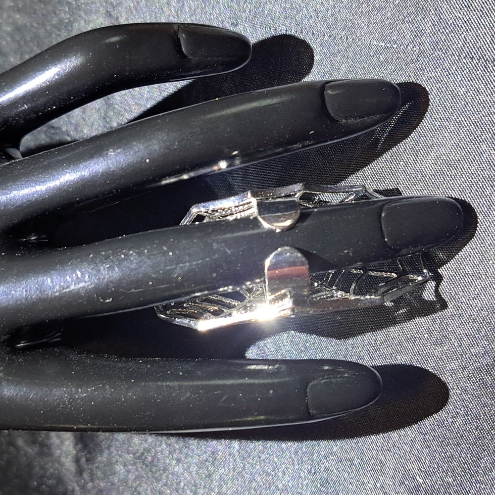 Akira SPIDER LONG FINGER RING - Picture 4 of 6